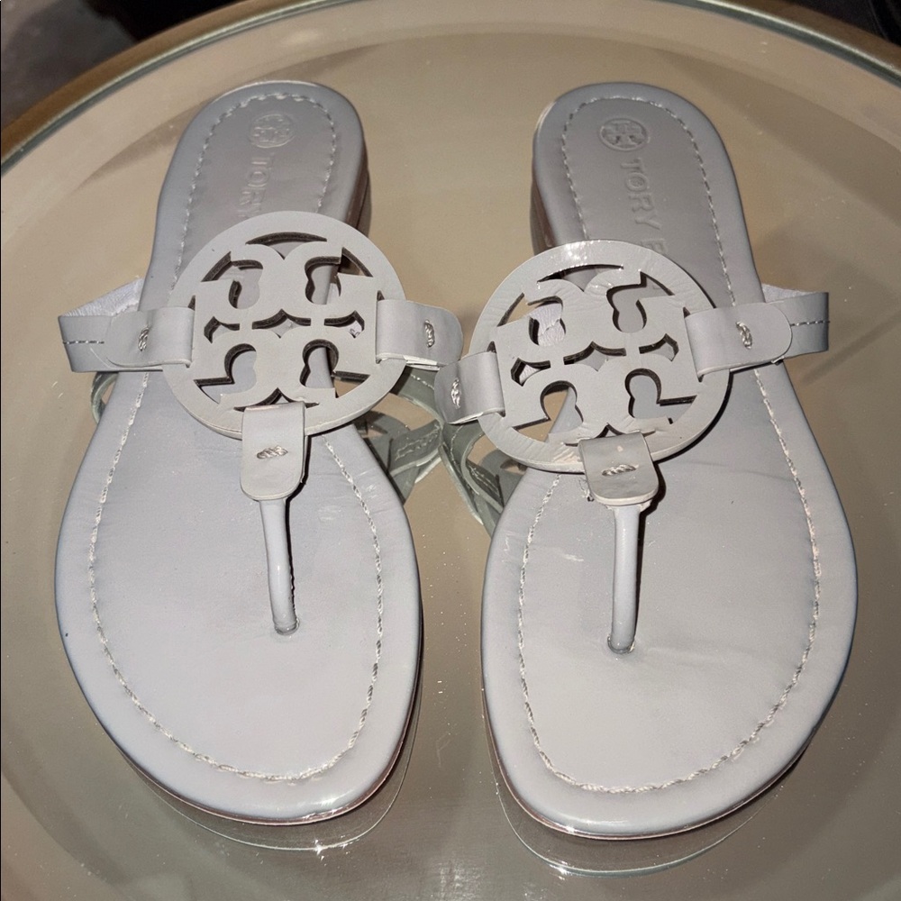 Tory Burch “Miller” Gray Patent Leather Sandals Size 7 1/2M - Picture 2 of 14